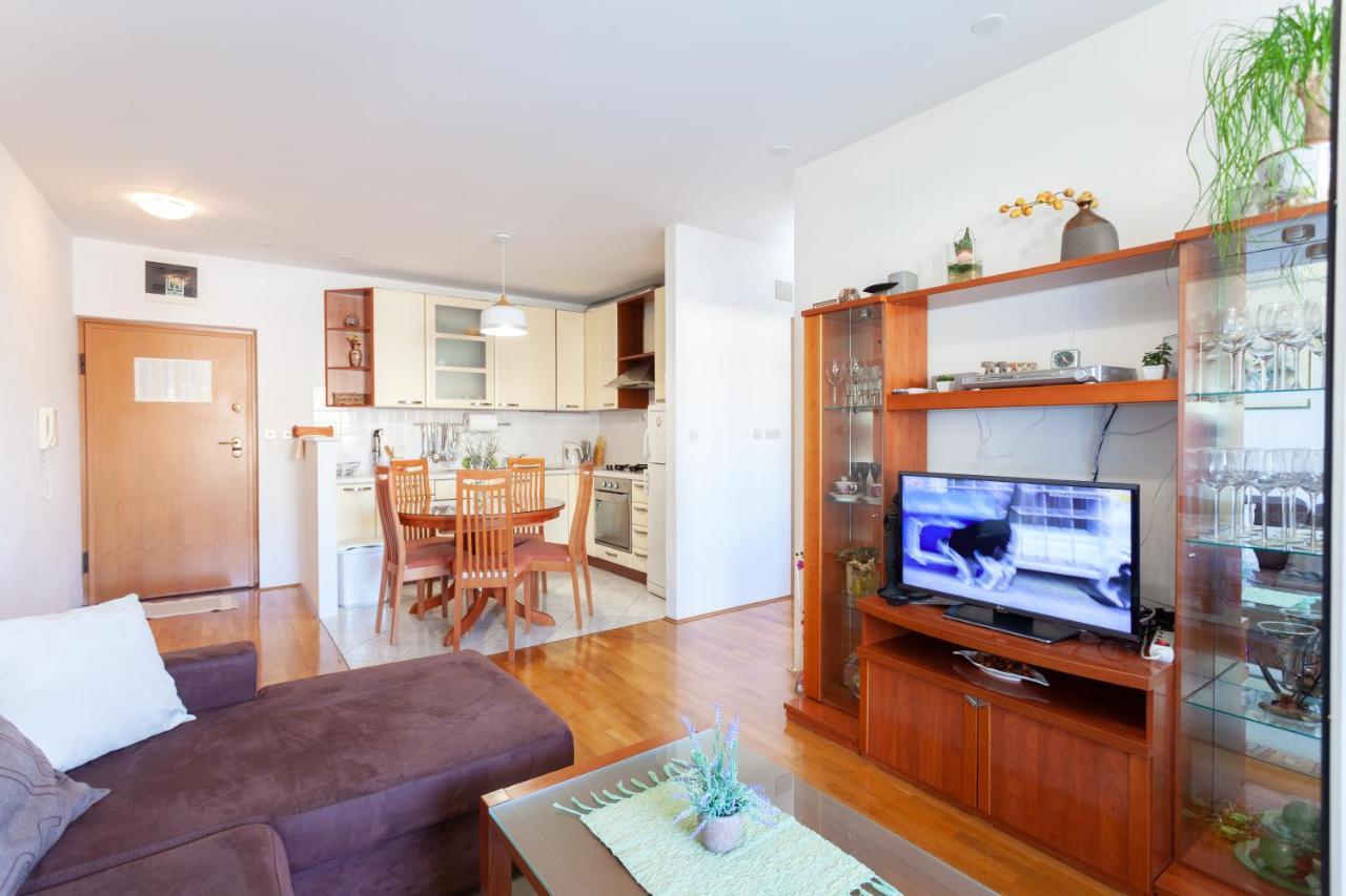 מאקרסקה Apartman Vlahovic מראה חיצוני תמונה