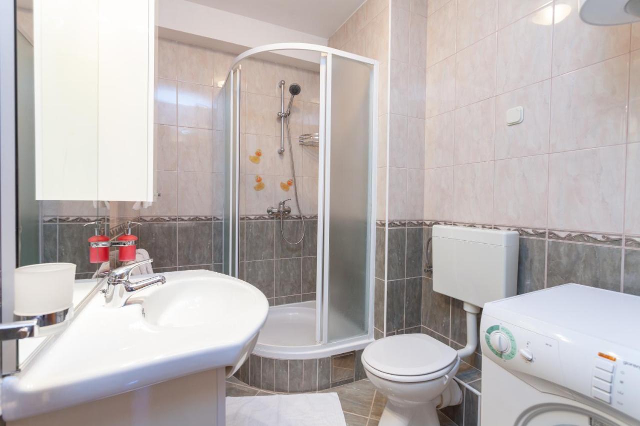מאקרסקה Apartman Vlahovic מראה חיצוני תמונה